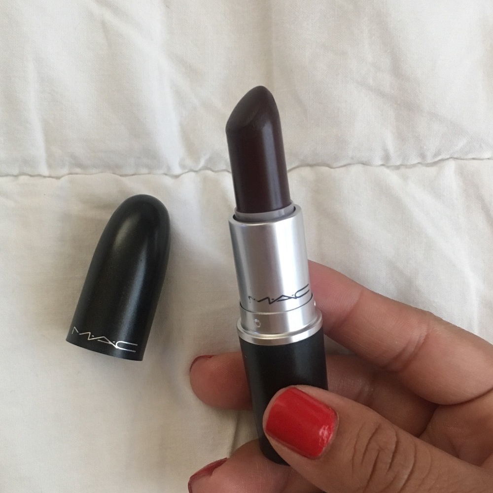 MAC COSMETICS LIPSTICK